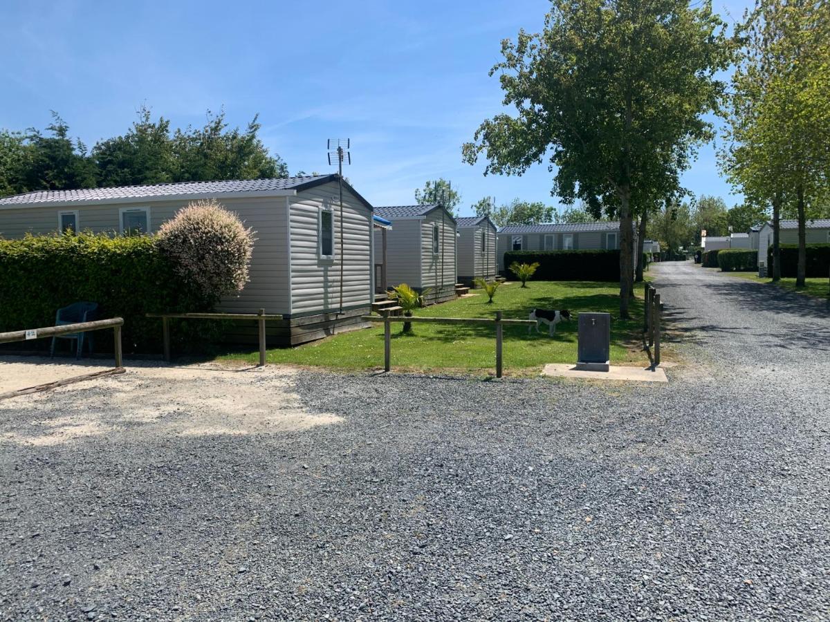 Camping Le Robinson Hotel Colleville-sur-Mer Exterior photo