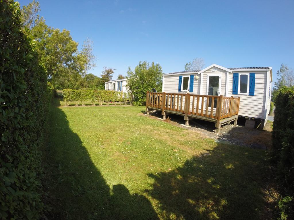 Camping Le Robinson Hotel Colleville-sur-Mer Exterior photo